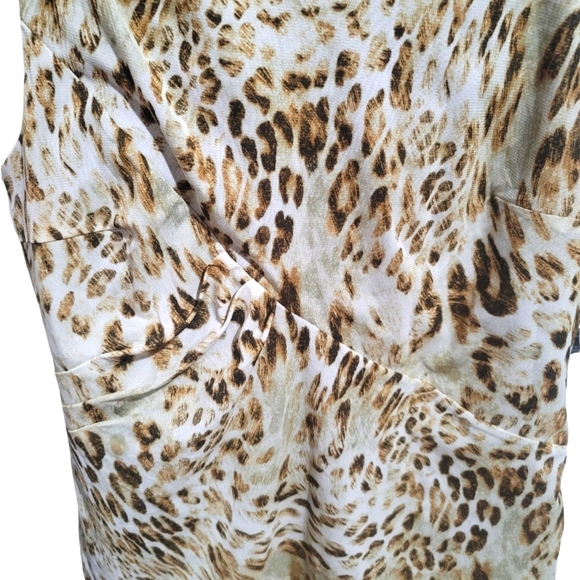 Brown Animal Print sleeveless blouse - Picture 3 of 5